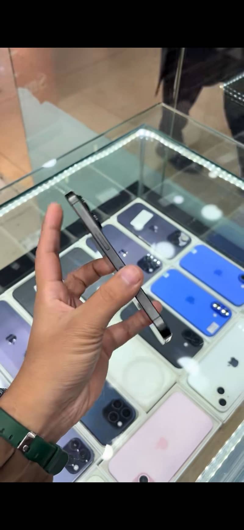 Apple iPhone 15 Pro 9