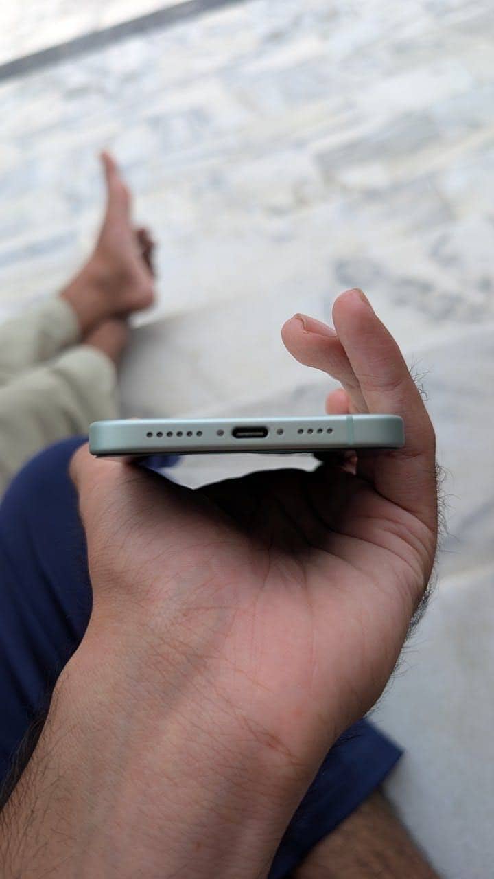 Apple iPhone 15 plus 3
