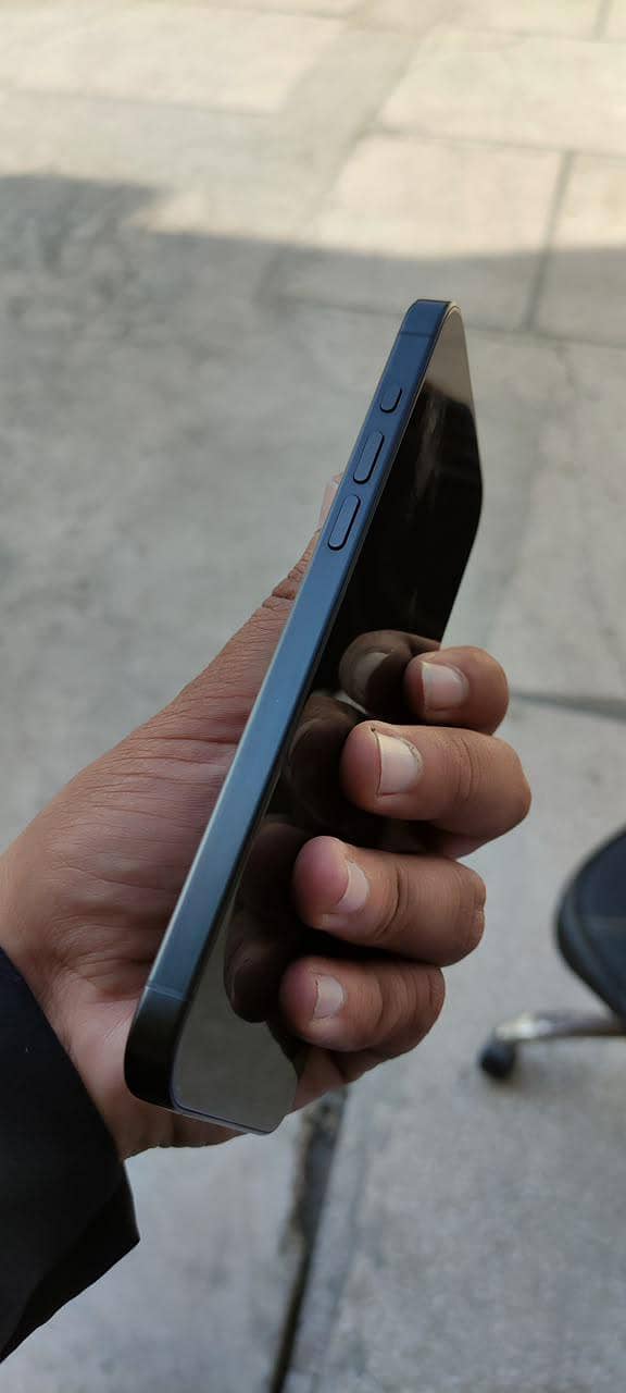 Apple iPhone 15 Pro Max 5