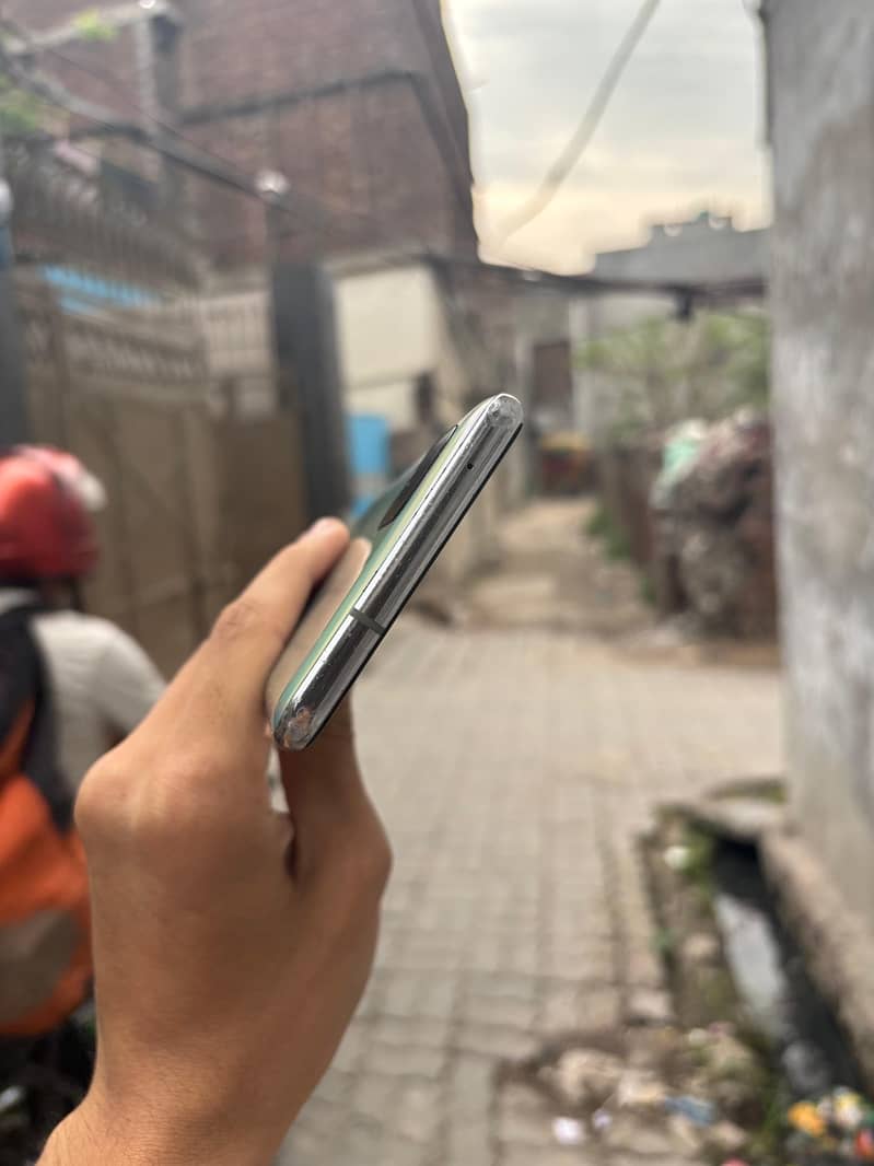 Samsung Mobile Note10 Lite 3