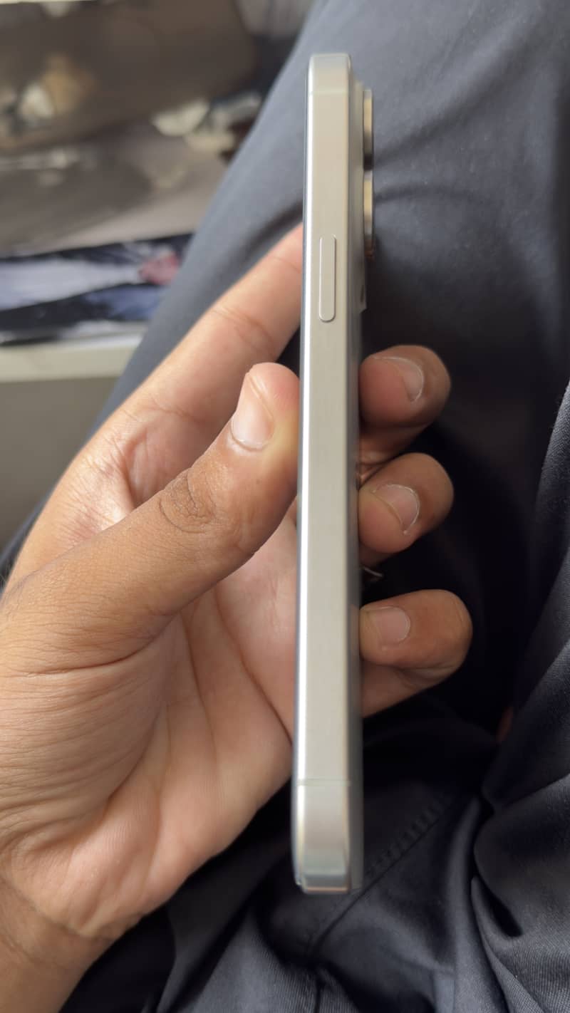 Apple iPhone 15 Pro Max 2