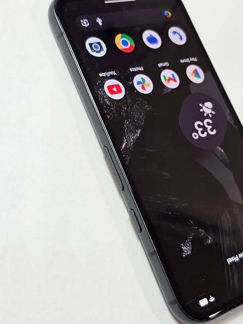 Google Pixel 8 4