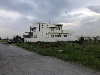 A Very Ideal Prime Location Plot For Sale