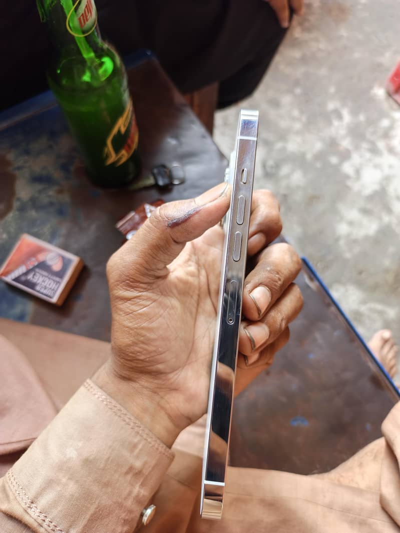 Apple iPhone 13 Pro Max 2