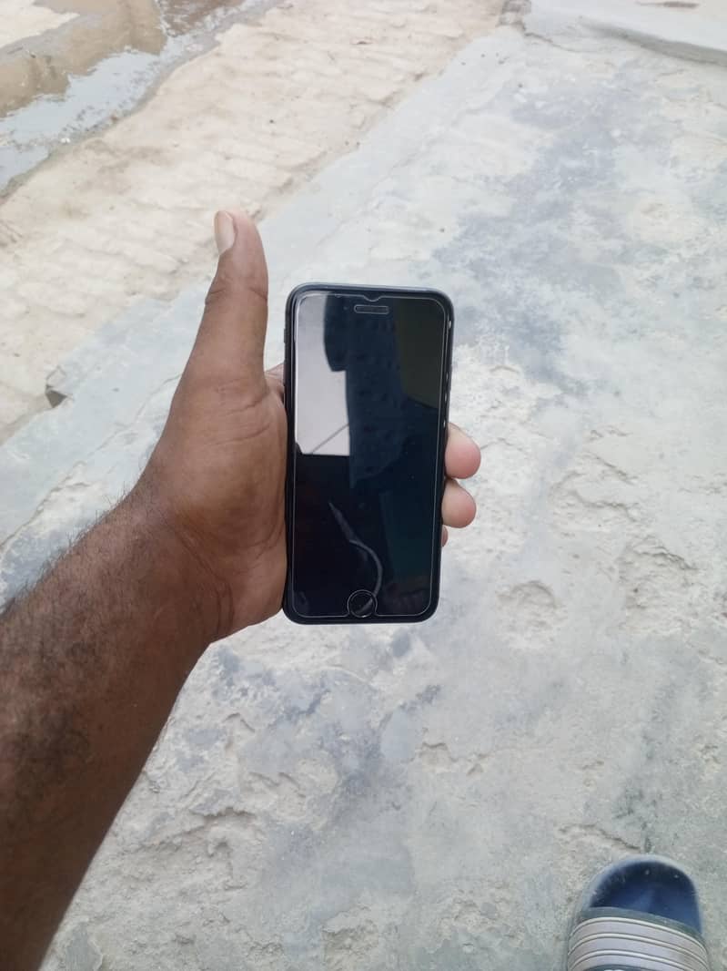 Apple iPhone 8 1