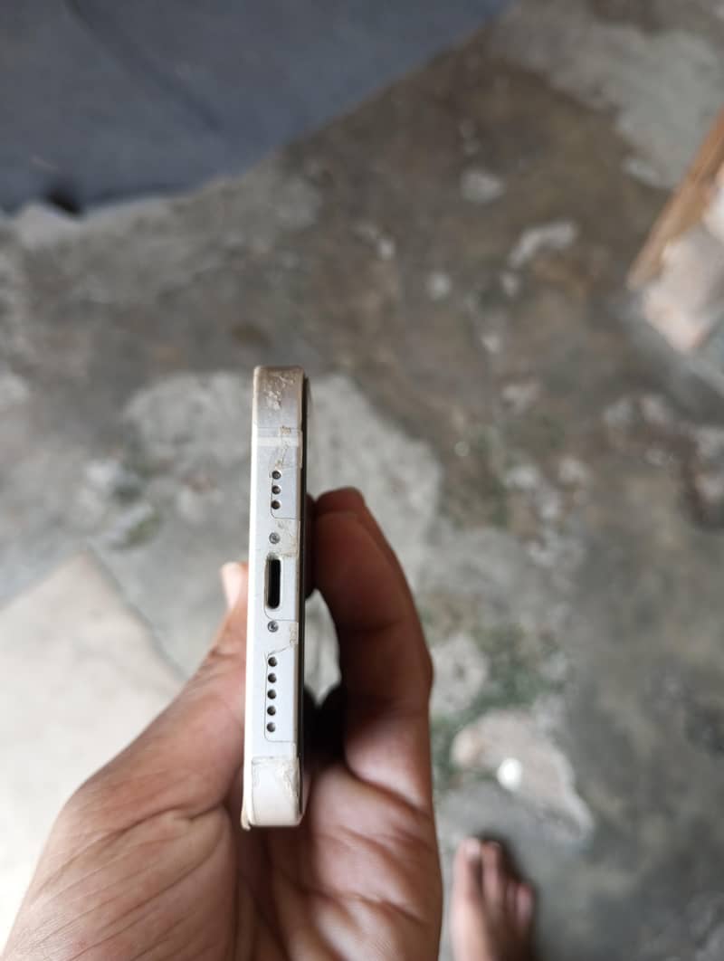 Apple iPhone 12 3