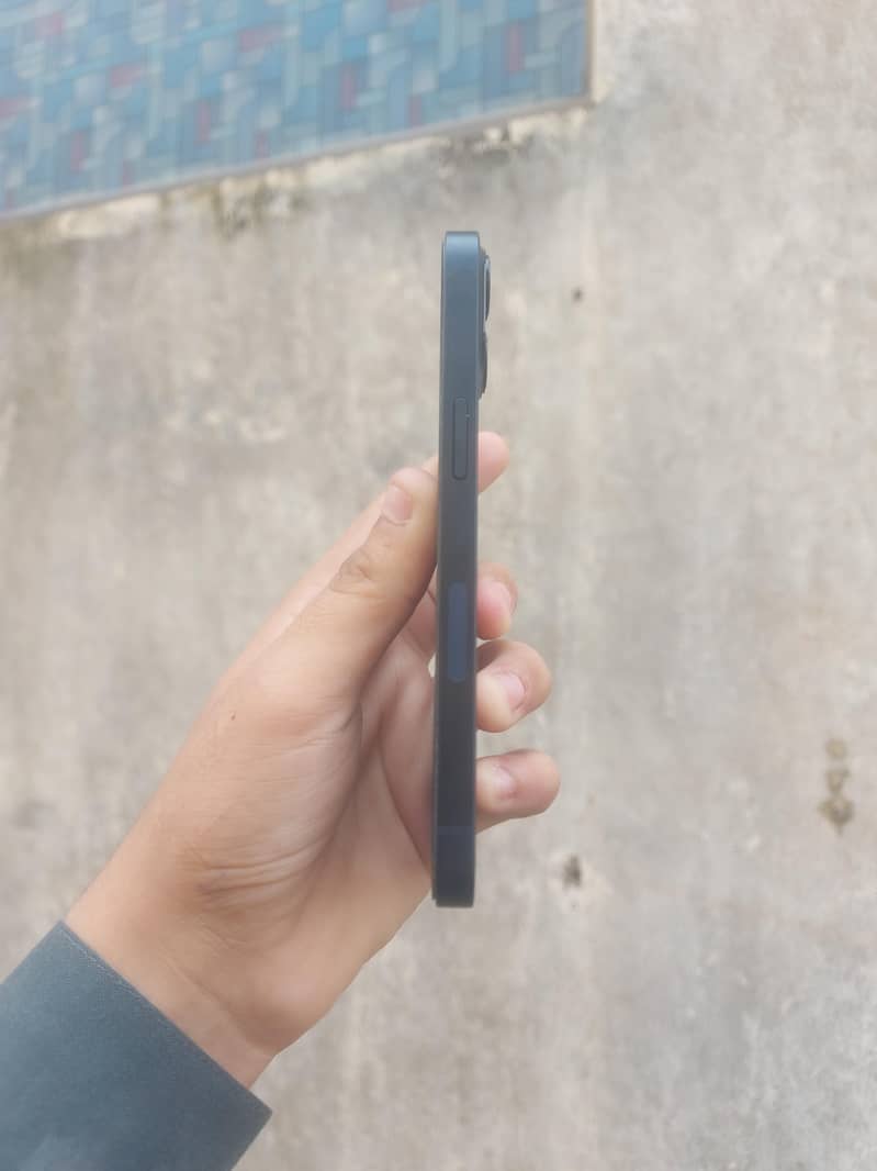 Apple iPhone 13 1
