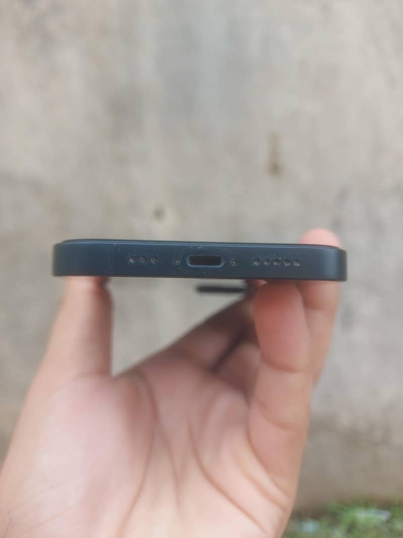 Apple iPhone 13 2