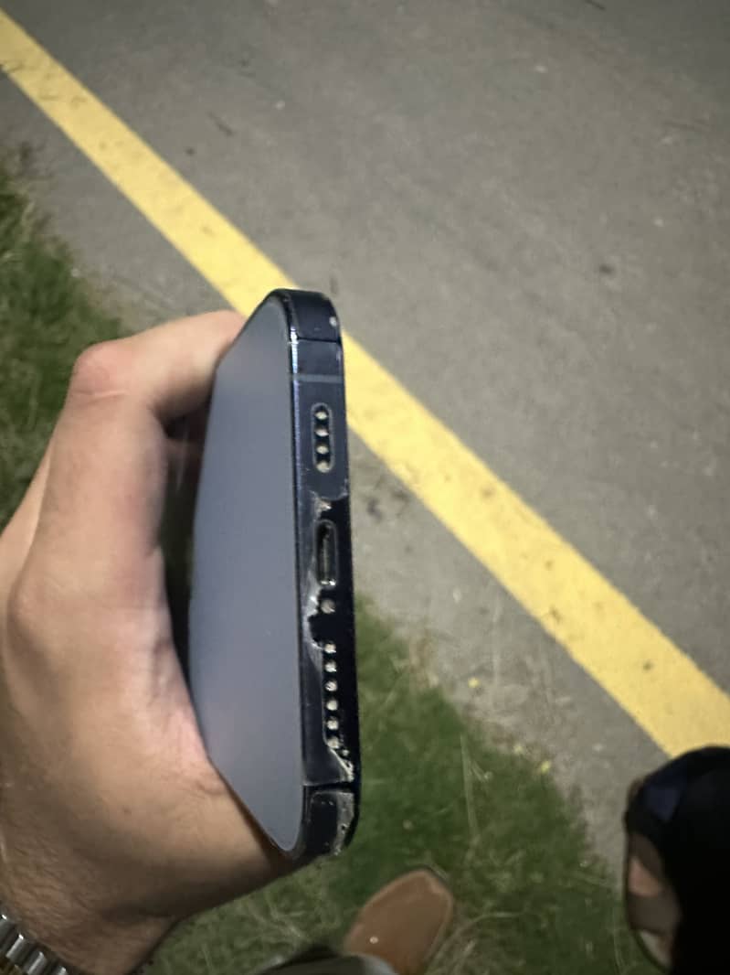 Apple iPhone 13 Pro Max 1