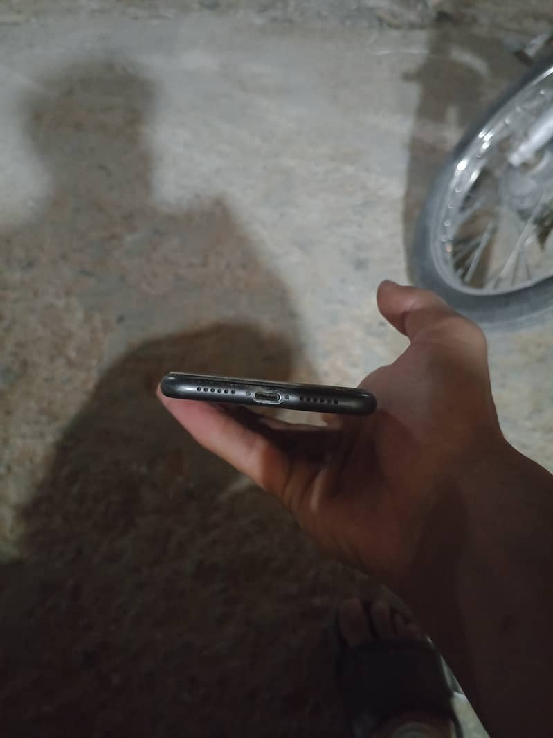 Apple iPhone 11 3