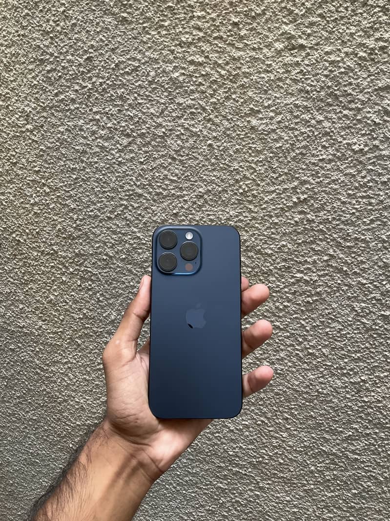 iPhone 15 Pro Max 3