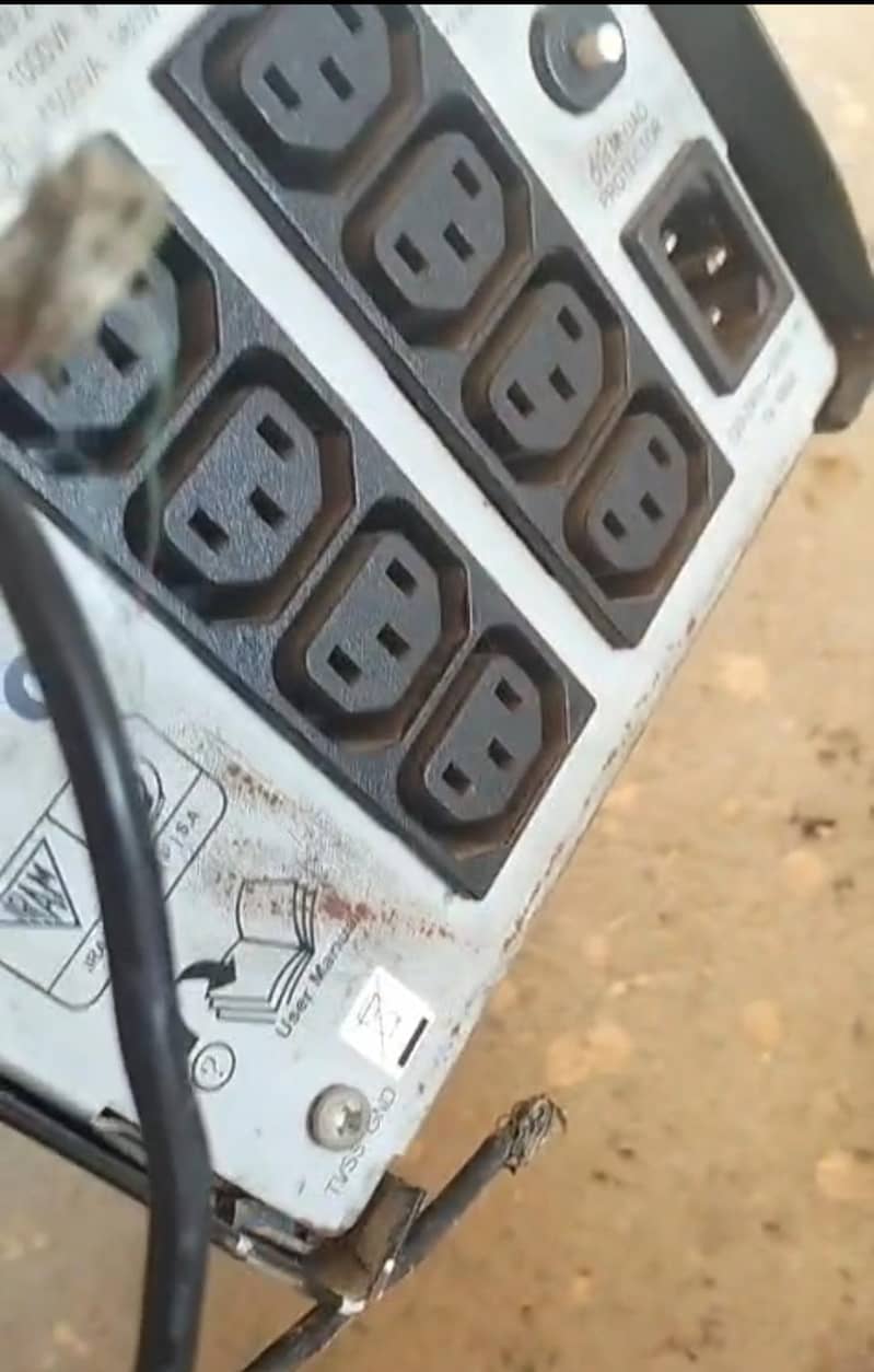 APC  UPS 2