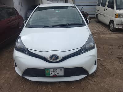 Toyota Vitz 2015