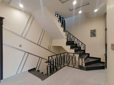 Good Location Aesthetic House Of 5 Marla For rent Is Available