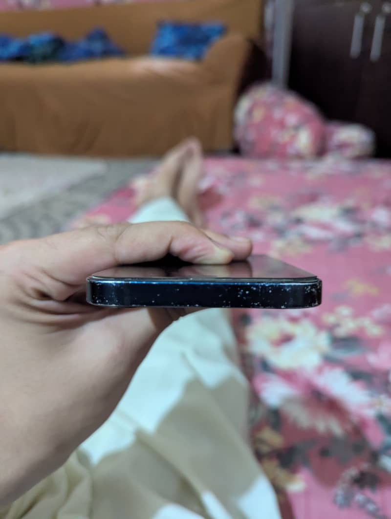 Apple iPhone 12 1