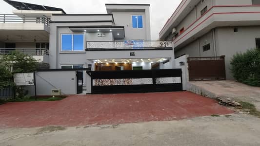 House Of 3200 Square Feet Is Available For Sale