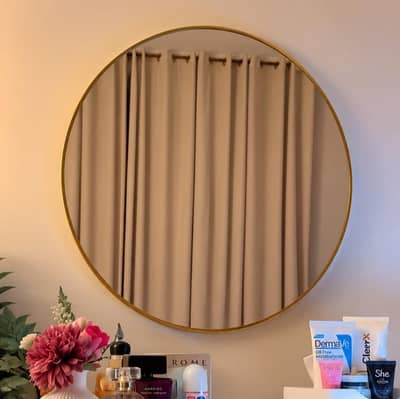 BRAND new Round mirror