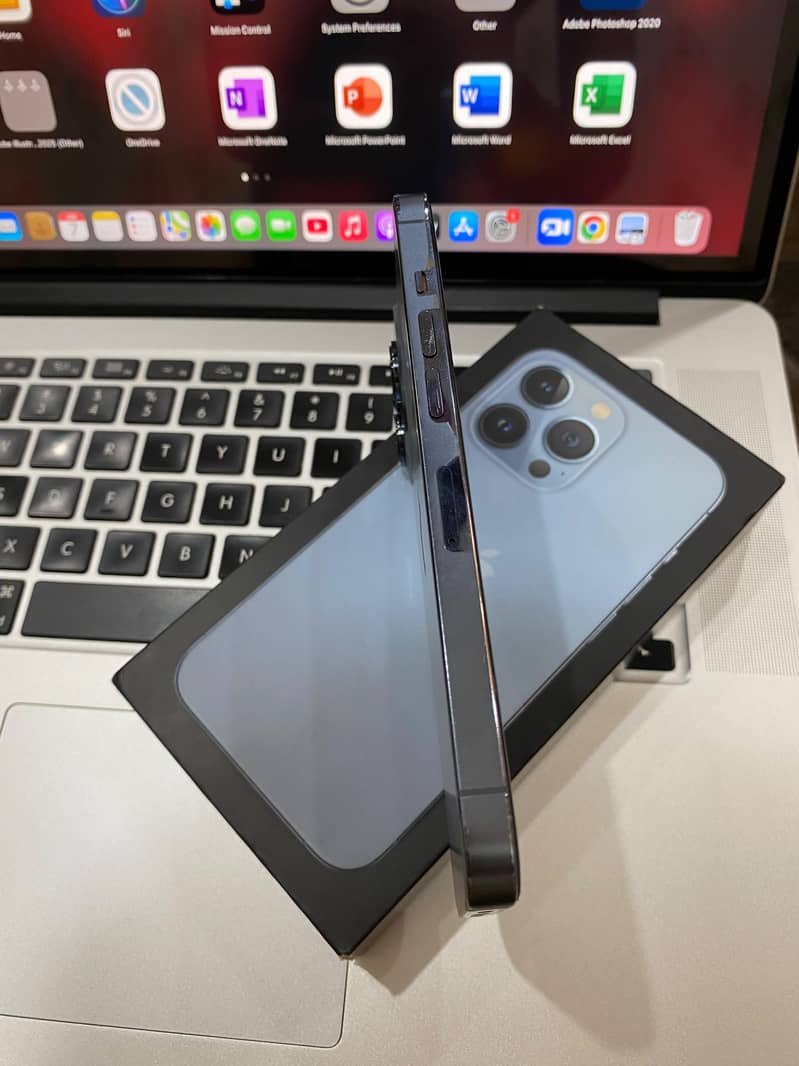 Apple iPhone 13 Pro 2