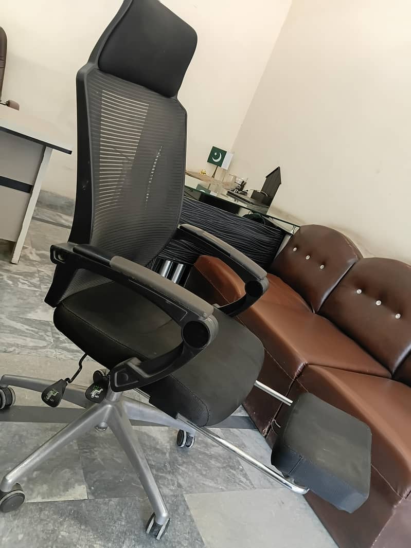 Executive Chair 3