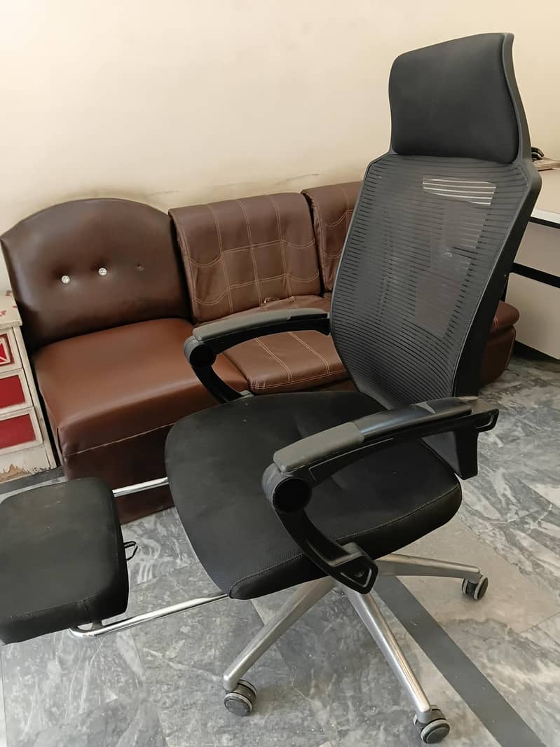 Executive Chair 4