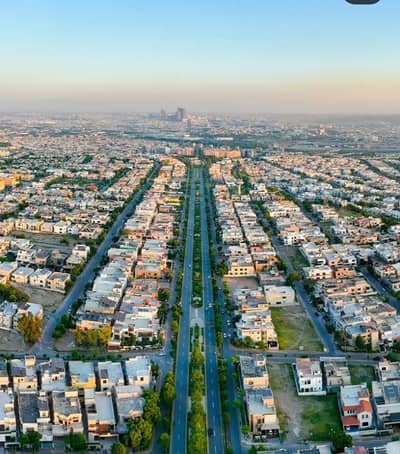 ''Hot Location'' *5 Marla* Prime Location Plot For Sale In Golf View Residencies Block Bahria Town.