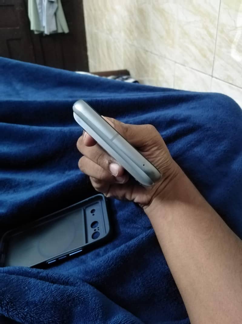 Google Pixel 8 2