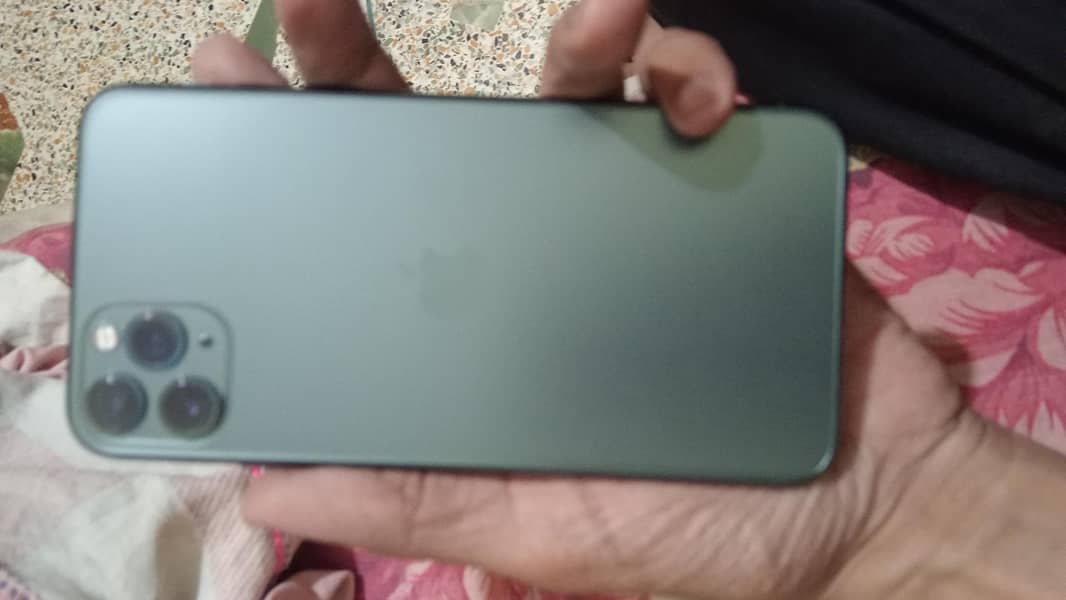 Apple iPhone 11 Pro Max 2