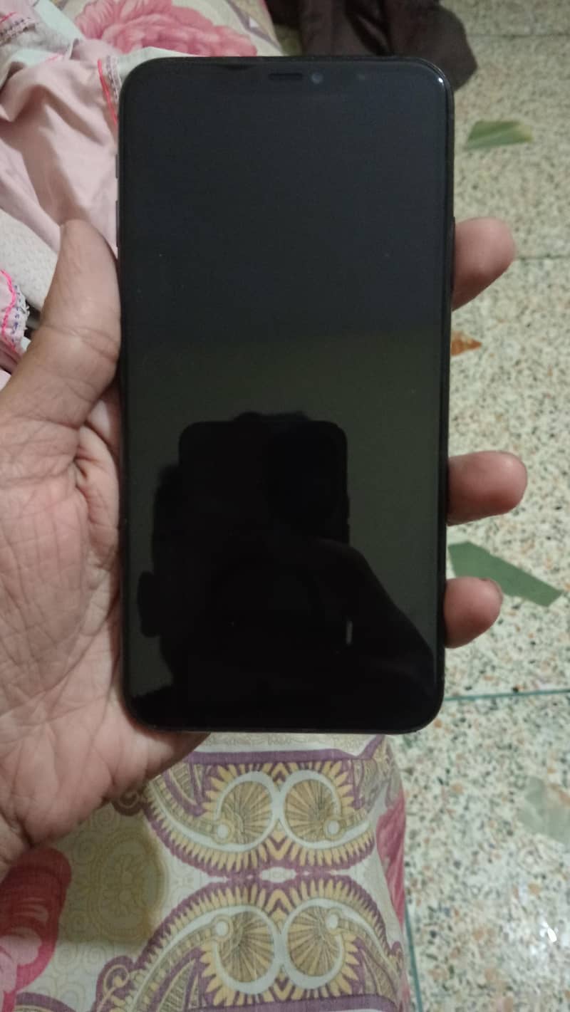 Apple iPhone 11 Pro Max 4