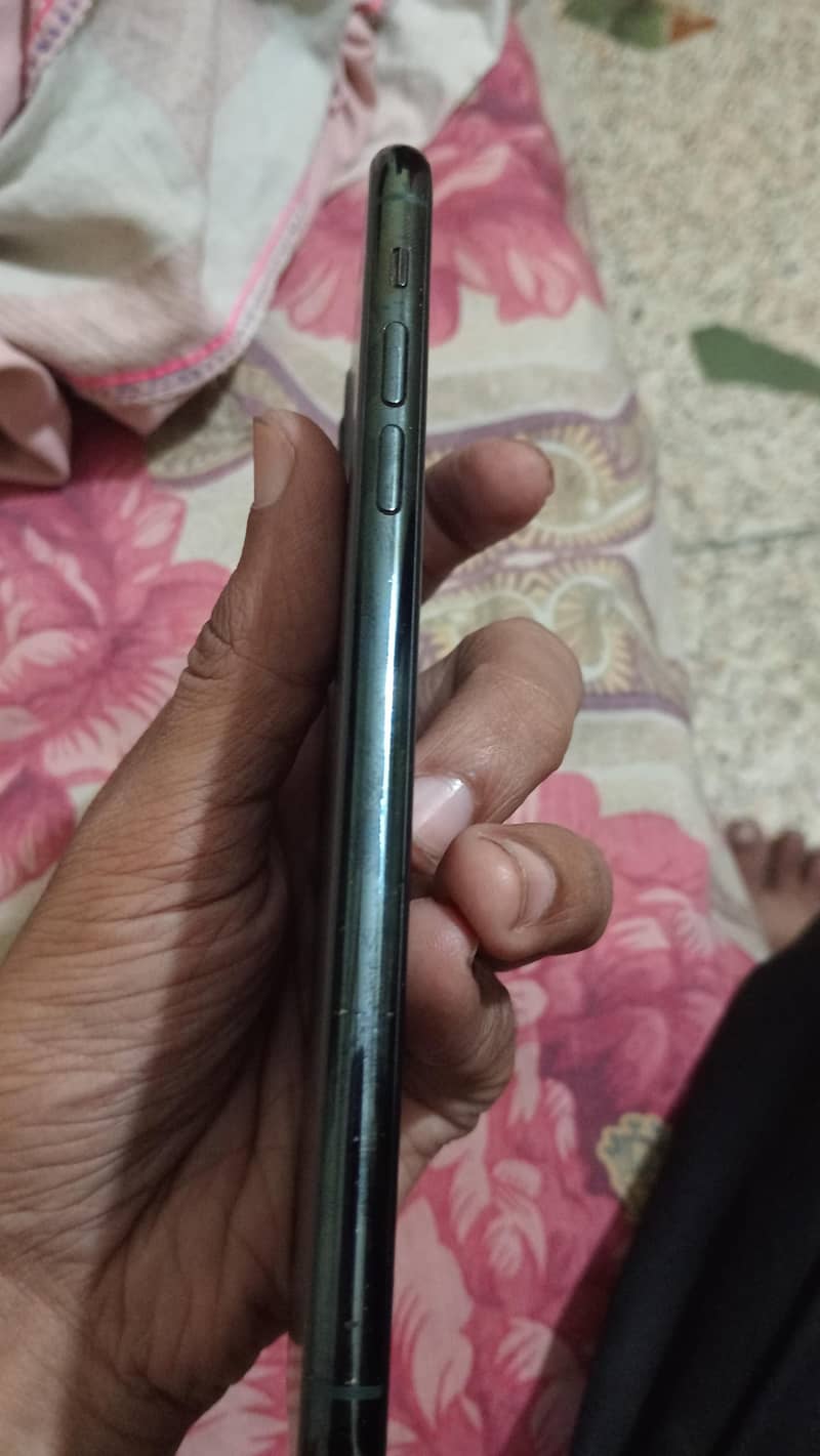 Apple iPhone 11 Pro Max 5