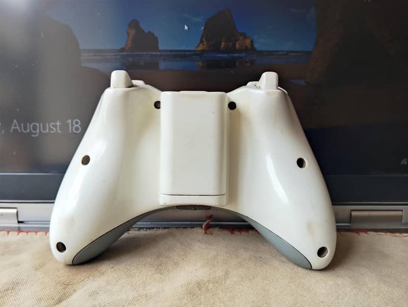 Xbox 360 original wireless controller 1