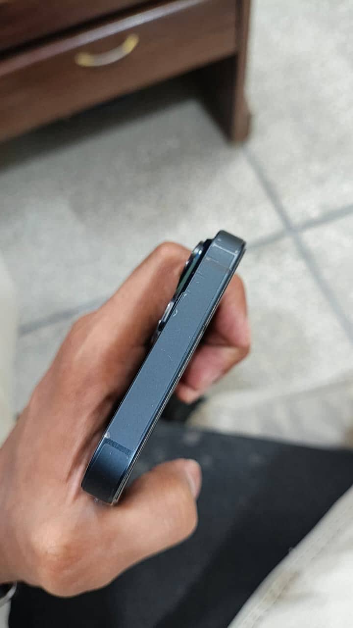Apple iPhone 14 3