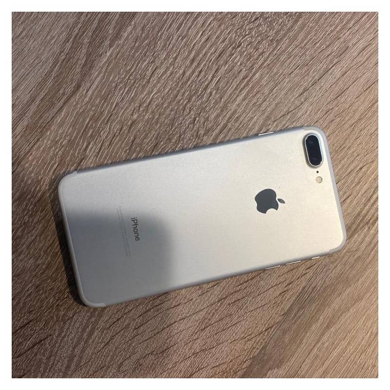 Apple iPhone 7 plus 2