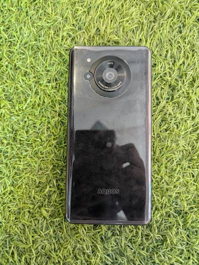 Sharp Aquos r7
