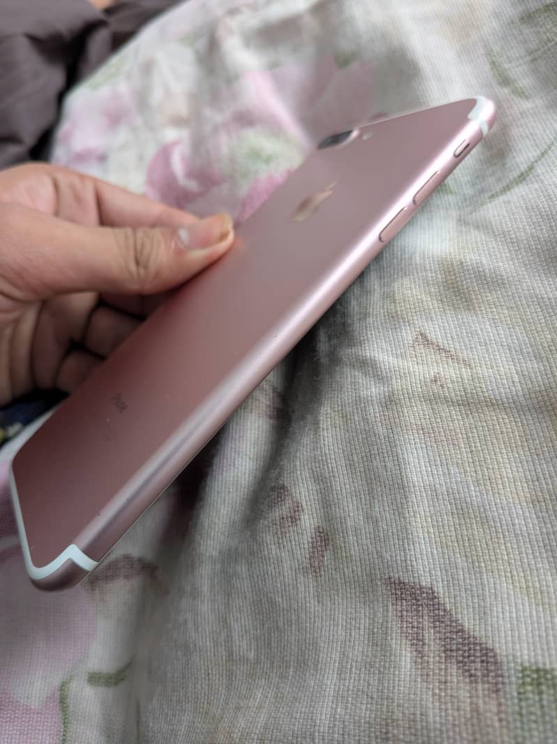 Apple iPhone 7 Plus 1