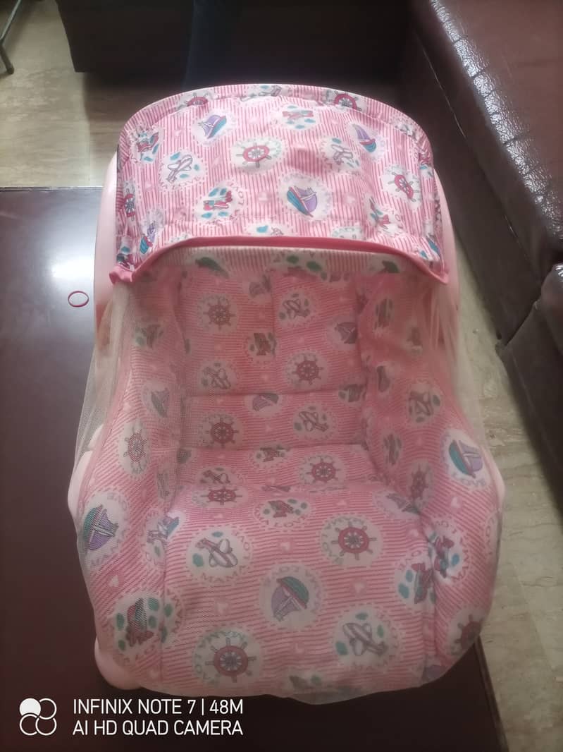 bay carry cot 2