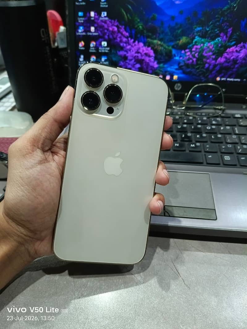 Apple iPhone 13 Pro Max 4