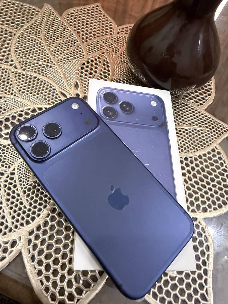 Apple iPhone 17 Pro Max 0