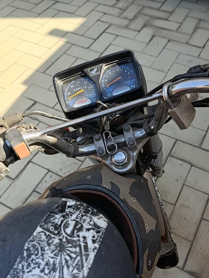 CG 125 Sealed engine 1