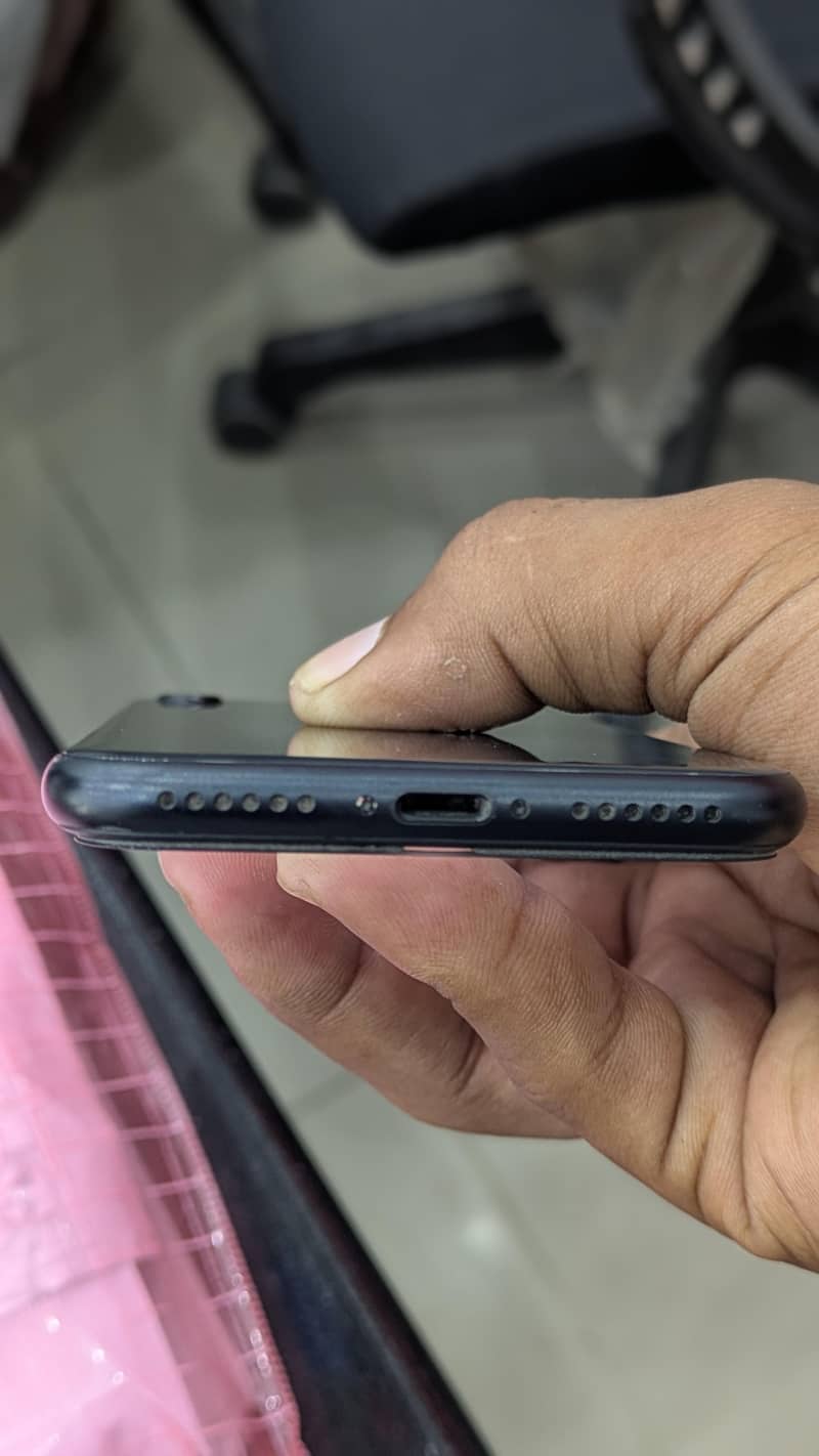 Apple iPhone SE 6