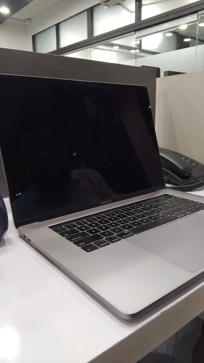 MACBOOK PRO 2019 0