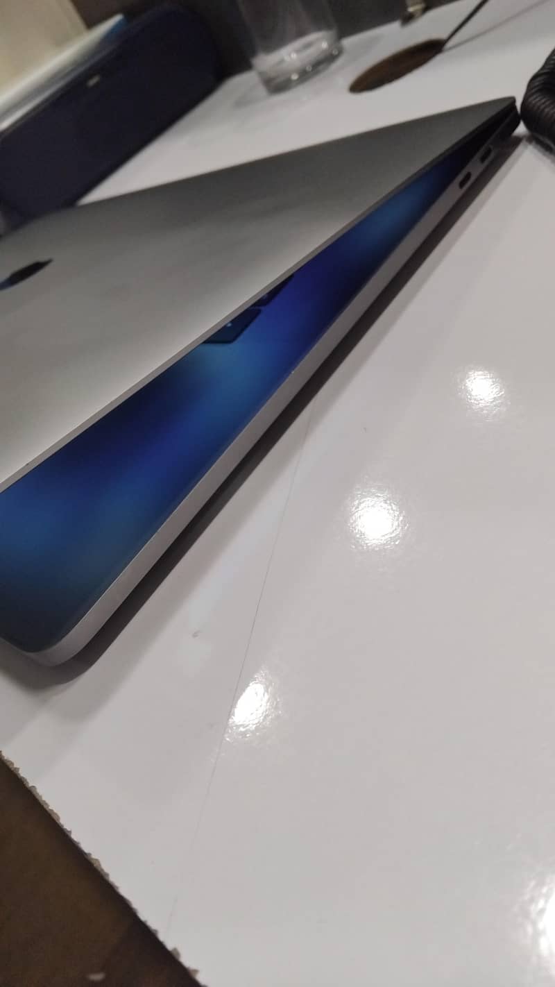 MACBOOK PRO 2019 4