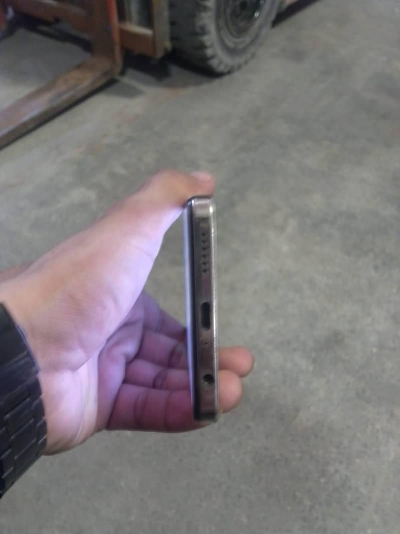 Tecno Spark 20pro 3