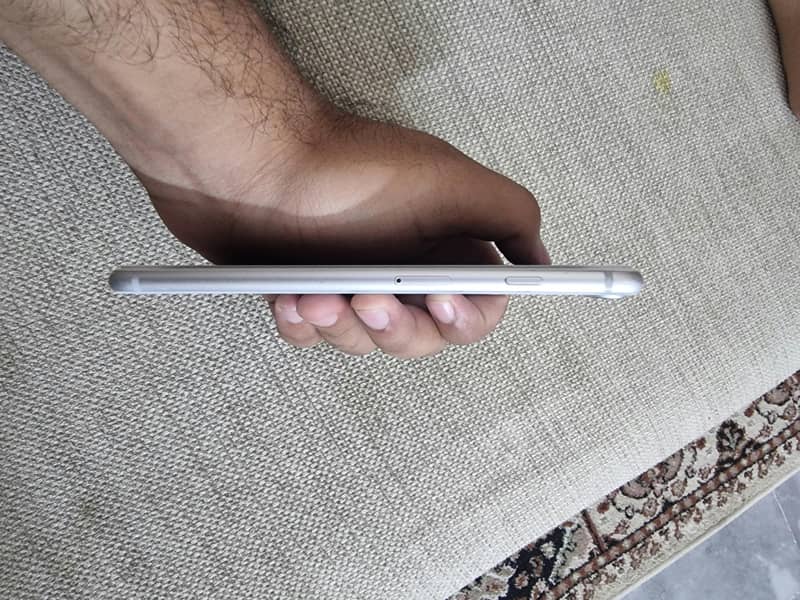 Apple iPhone 8 Plus 2