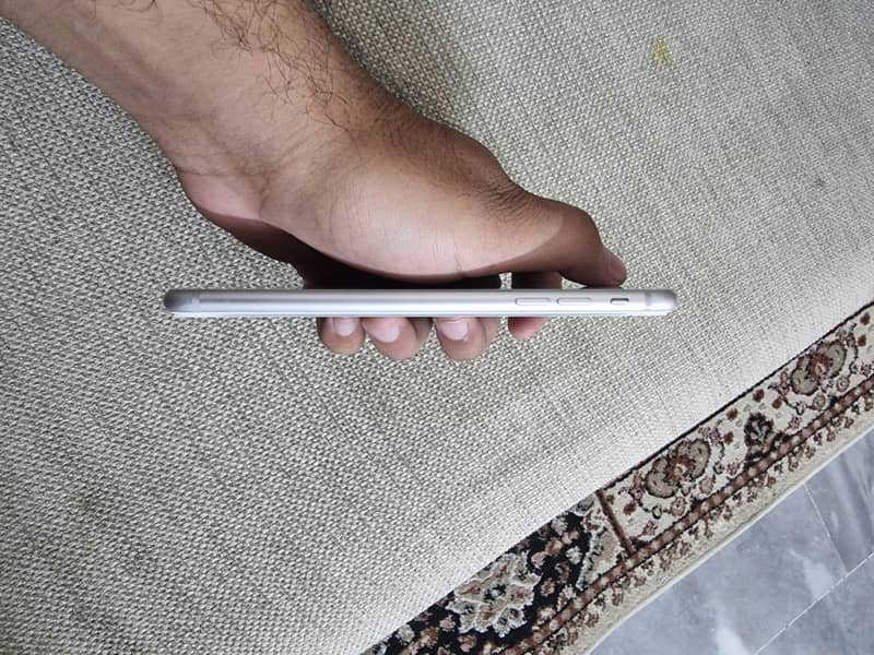 Apple iPhone 8 Plus 4