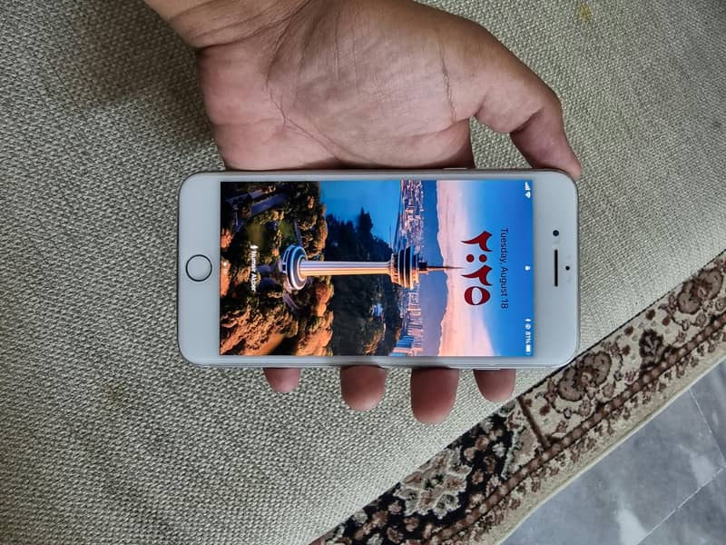 Apple iPhone 8 Plus 9