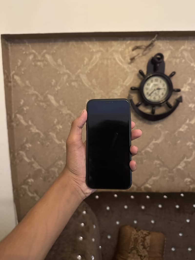 Apple iPhone 11 3