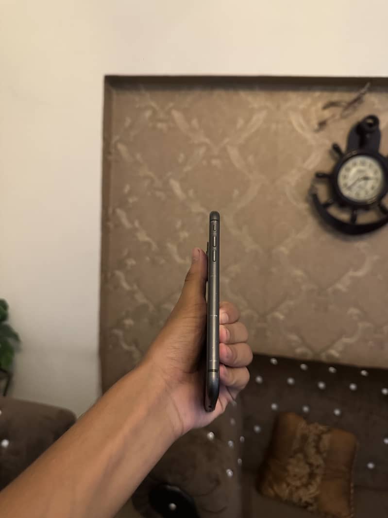 Apple iPhone 11 5