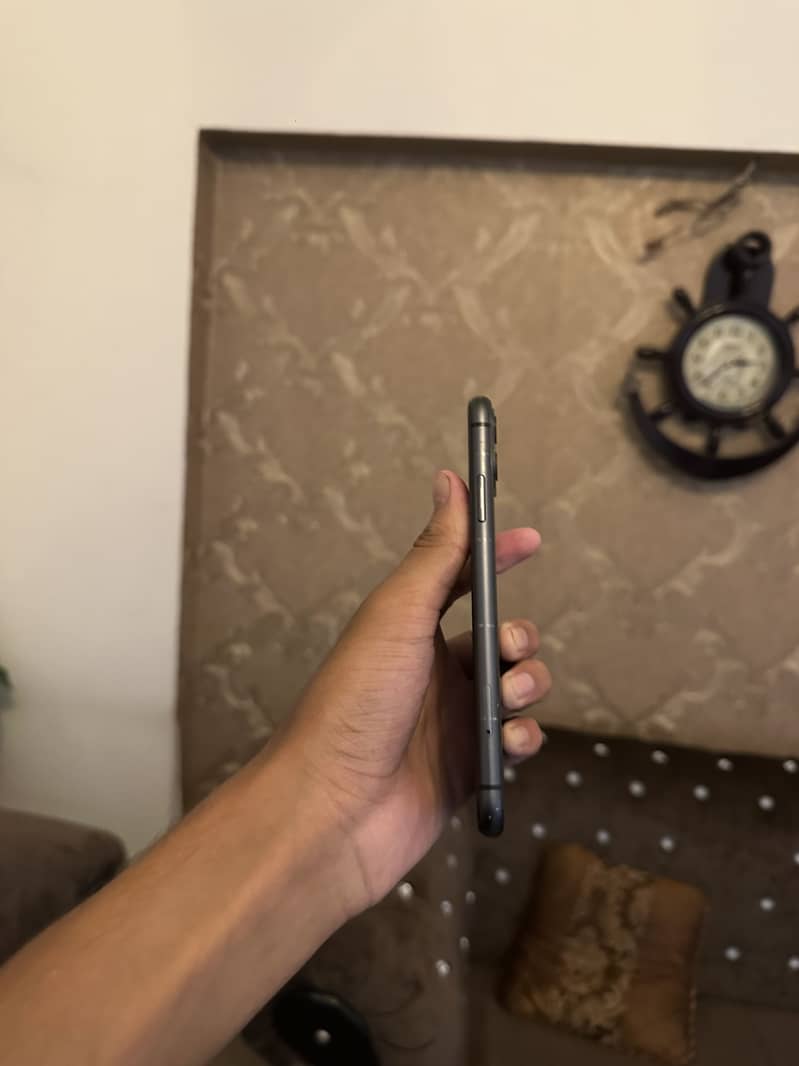 Apple iPhone 11 6