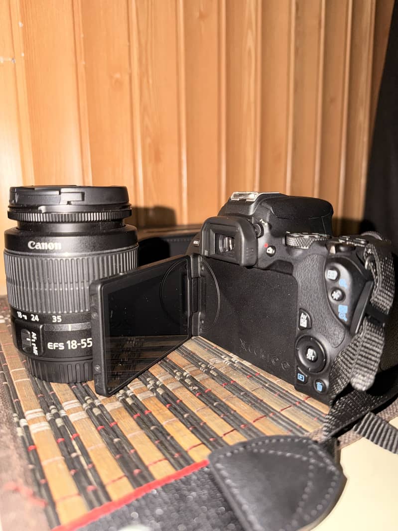 Canon EOS 200D 0