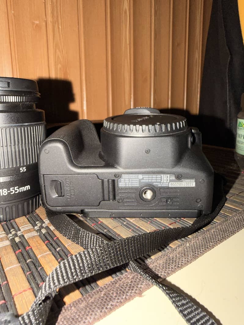 Canon EOS 200D 1